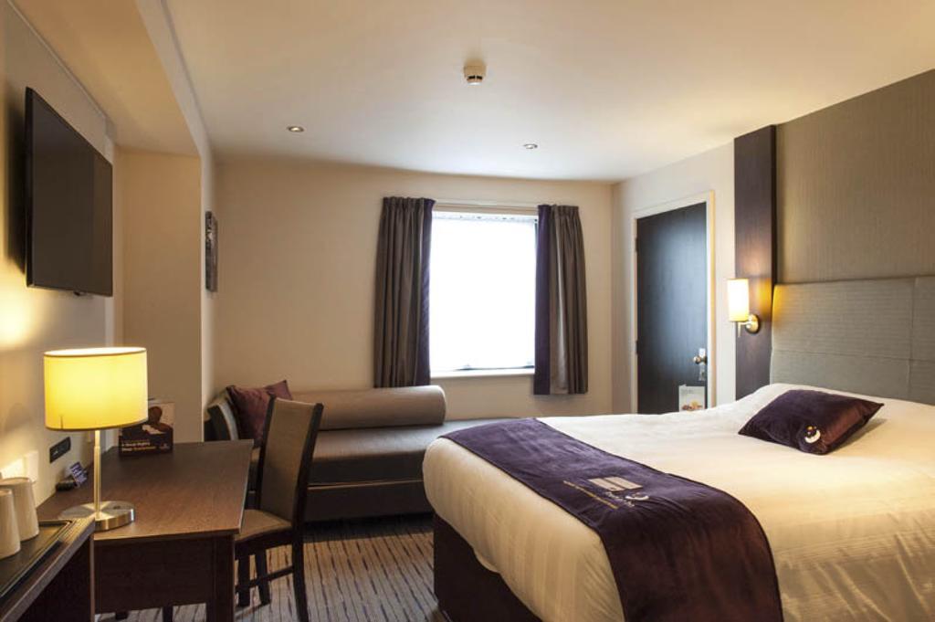 Premier Inn Manchester - Престуич Екстериор снимка