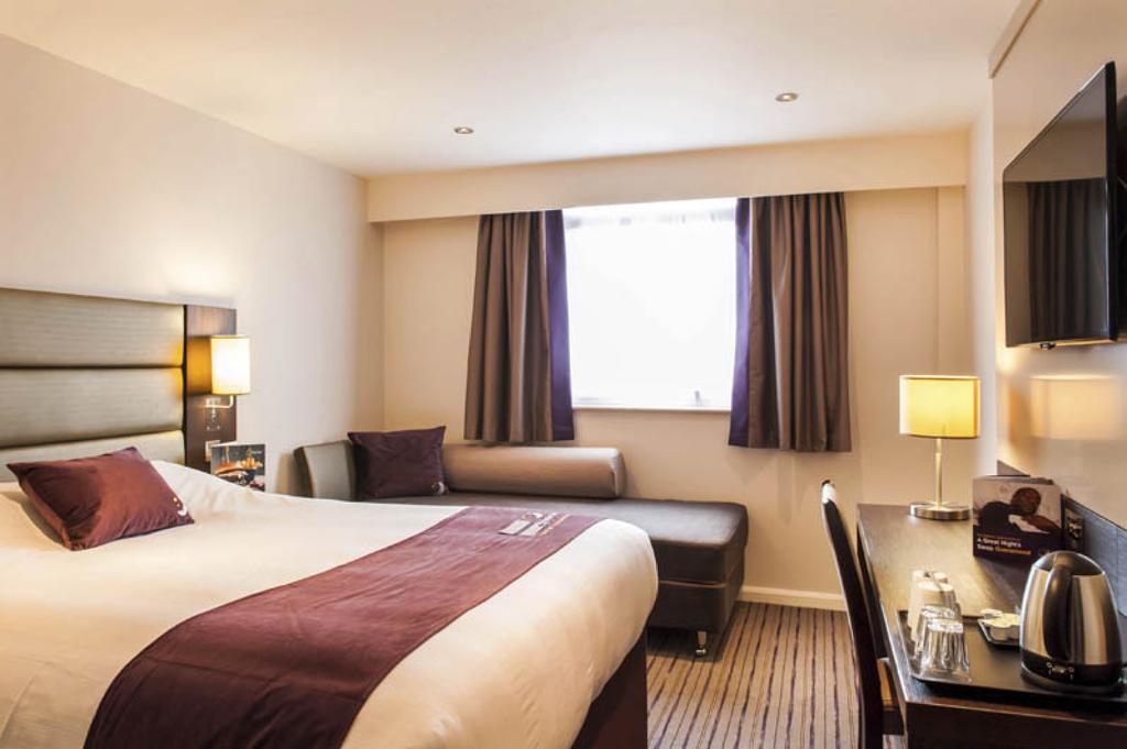 Premier Inn Manchester - Престуич Екстериор снимка