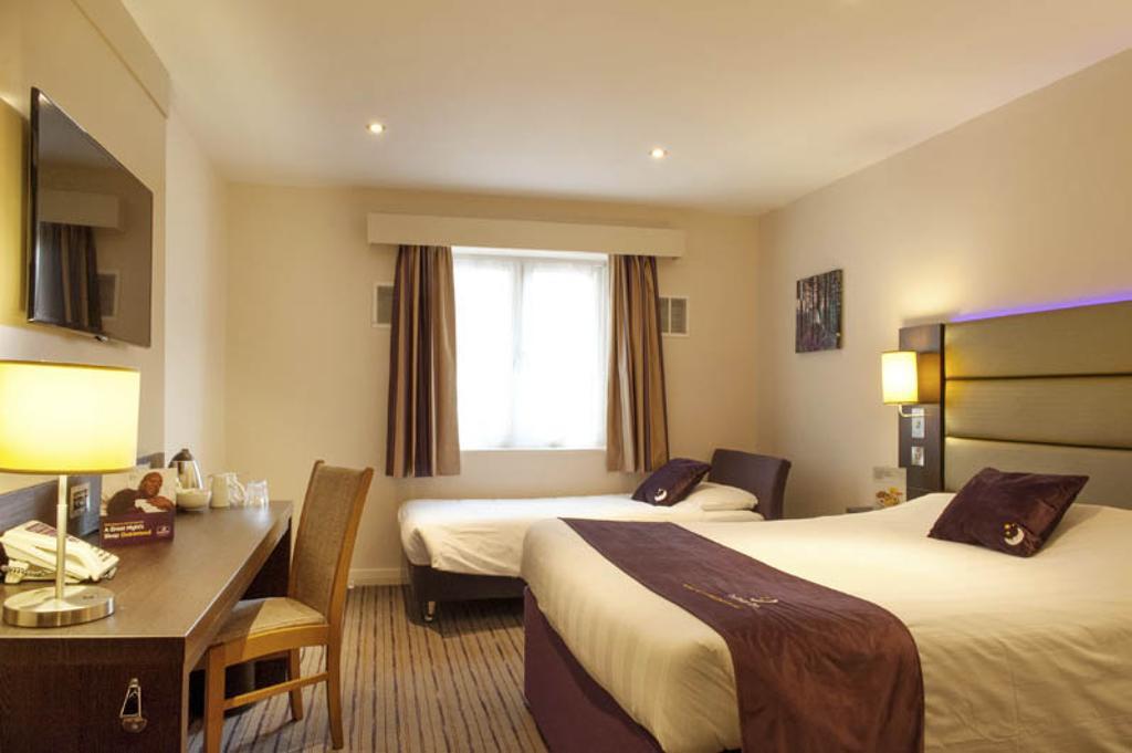 Premier Inn Manchester - Престуич Екстериор снимка