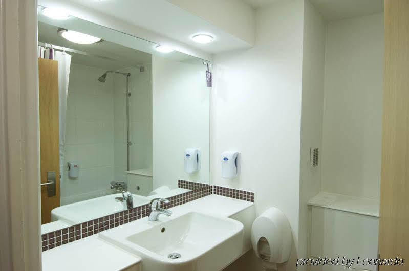 Premier Inn Manchester - Престуич Екстериор снимка