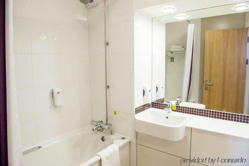 Premier Inn Manchester - Престуич Екстериор снимка
