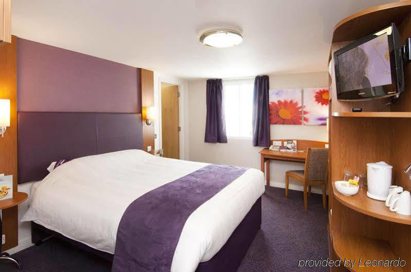 Premier Inn Manchester - Престуич Екстериор снимка