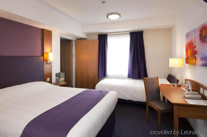 Premier Inn Manchester - Престуич Екстериор снимка