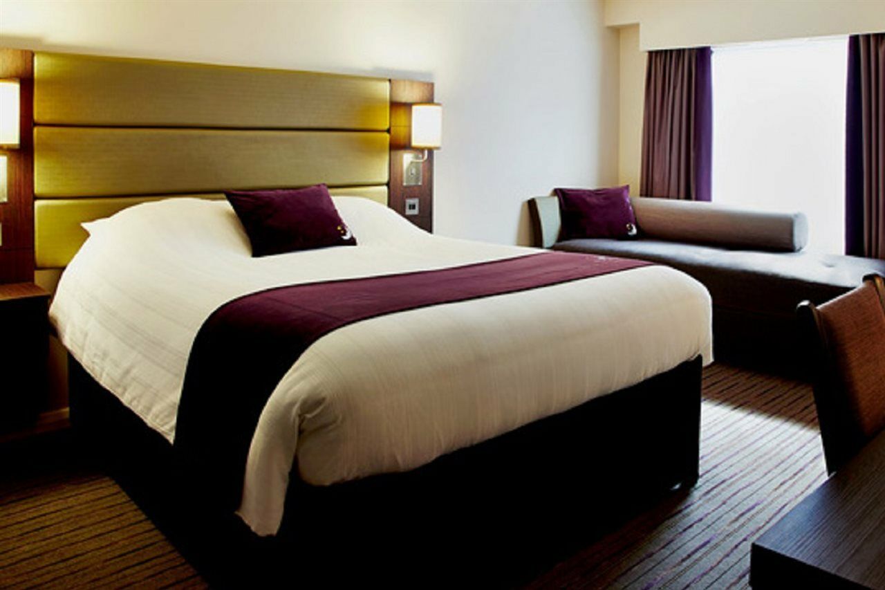 Premier Inn Manchester - Престуич Екстериор снимка